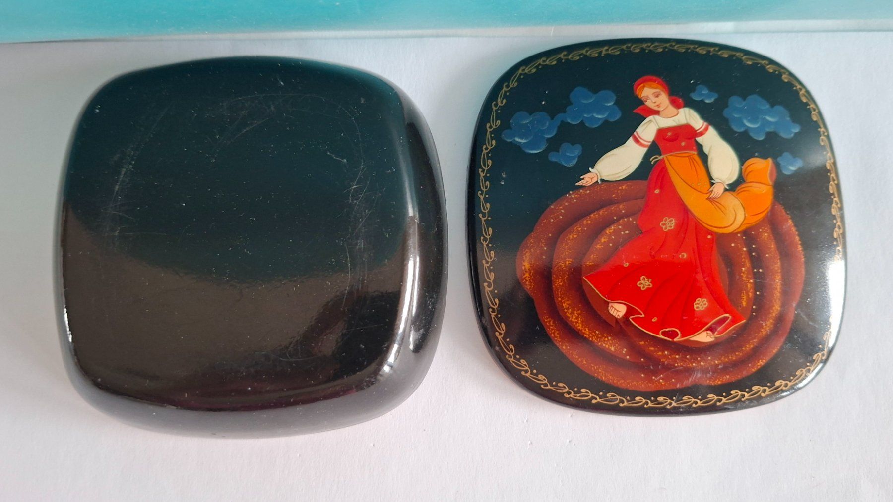Tutte le decorazioni: Russische Metalldose Bemalt Top! – Usato da Opfikon venduto da Diversamente 8