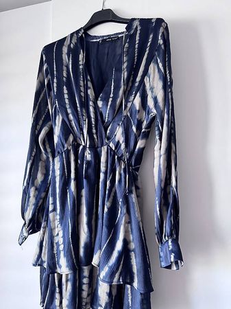 MNG Kleid blau-weiss gemustert Gr. XXS 