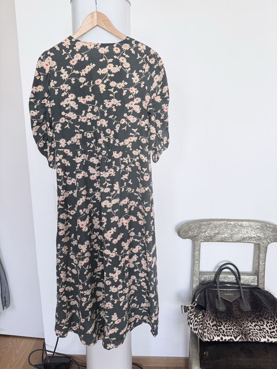 Toast Vestiti: Toast. Seidenkleid. Gr 38. – Nuovo (secondo la descrizione) da Zürich venduto da Reloved2020 1