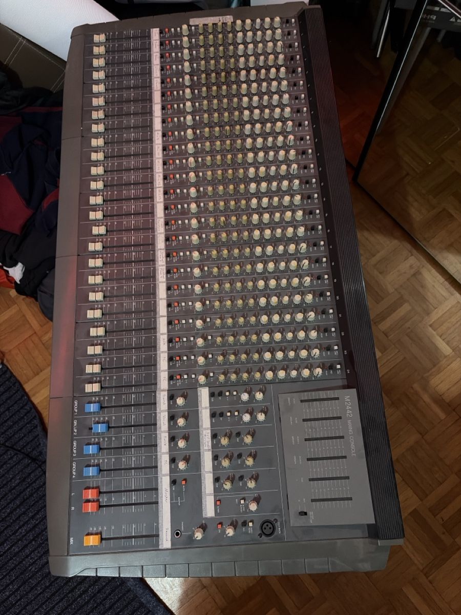 Phonic Console di mixaggio: Mischpult 24 Chanel phonic – Usato da Winterthur venduto da sen_y7ys