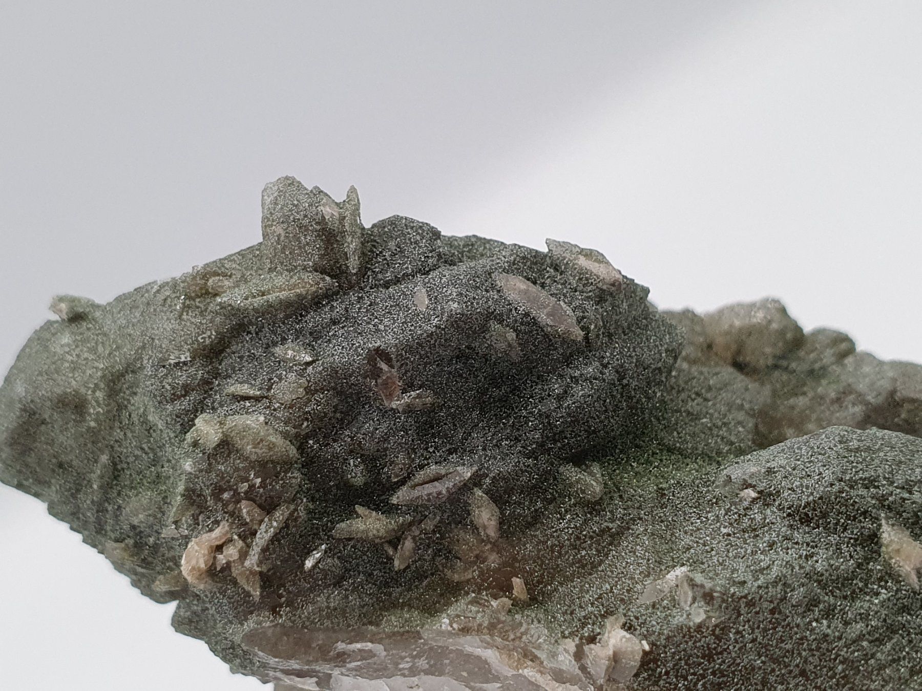 Mineralien & Heilsteine: Quarz mit Chlorit überzogen und Titaniten – Neu (gemäss Beschreibung) aus Holderbank SO von swiss-minerals 1