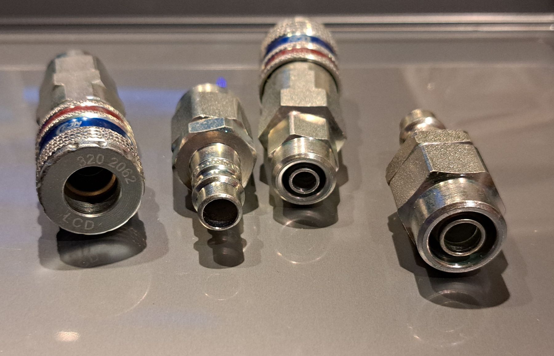 Compressori: 2x Druckluftkupplung mit Stecker – Nuovo (secondo la descrizione) da Winterberg ZH venduto da mel_xn25
