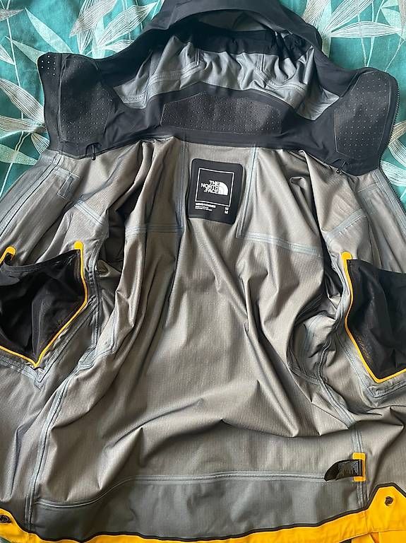 Vestes: The North Face GORE-TEX Ski Jacket & Bib Pants Set – D'occasion à Genève par bau_jy7x 3