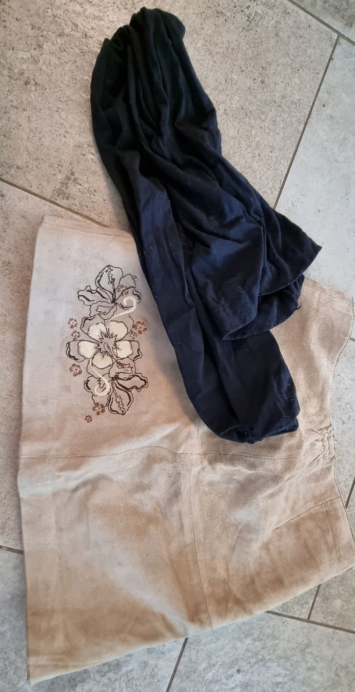 Lotti & Set di vestiti: Kleiderpaket gr.134-140 – Usato da Grossdietwil venduto da GNOM313 2
