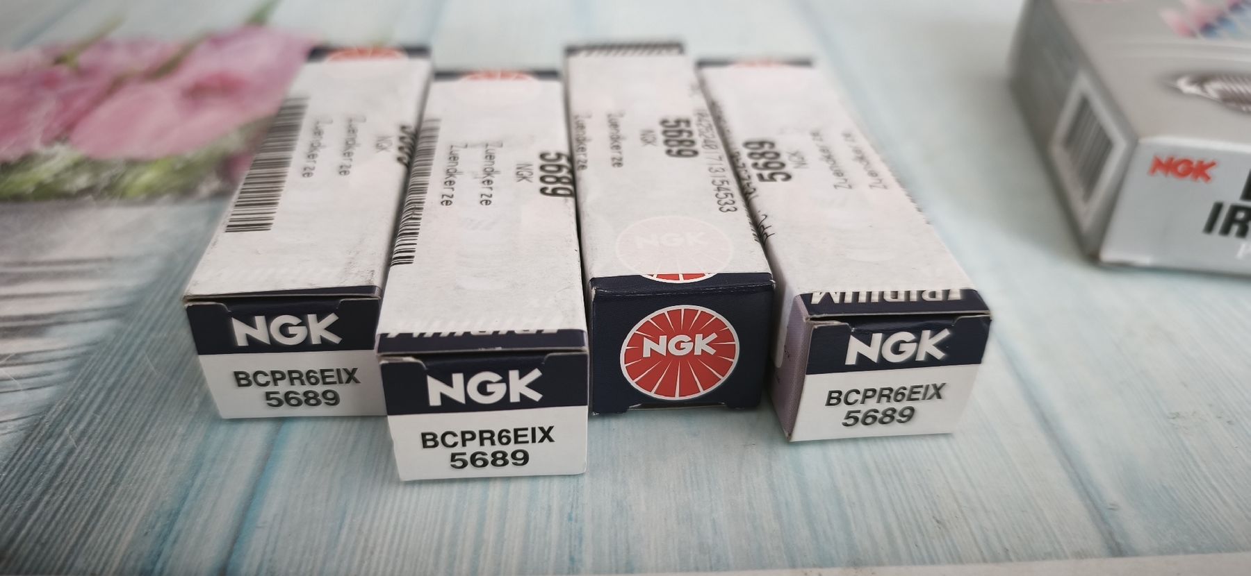 NGK Alle Motorradersatzteile: NGK Zündkerzen BCPR6EIX (5689) – Neu und originalverpackt aus Gelterkinden von Regiorider