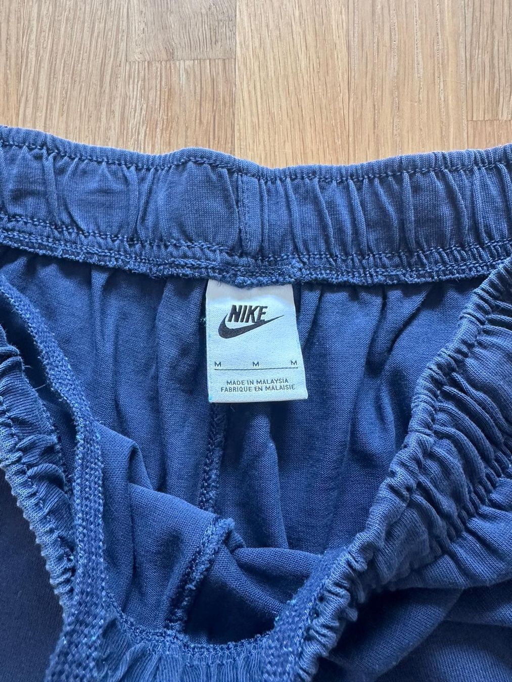 Nike Pantaloni: Short Nike bleu marine taille M – Usato da Vétroz venduto da enz_gr95 1