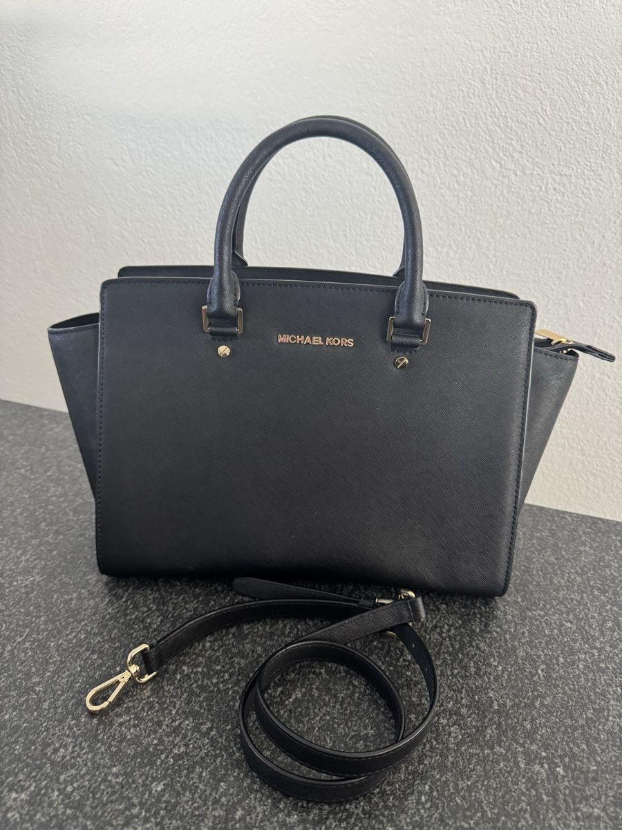 Michael Kors Borse da donna: Michael Kors Tasche Selma, schwarz/gold – Usato da Otelfingen venduto da Flower-Power20 2