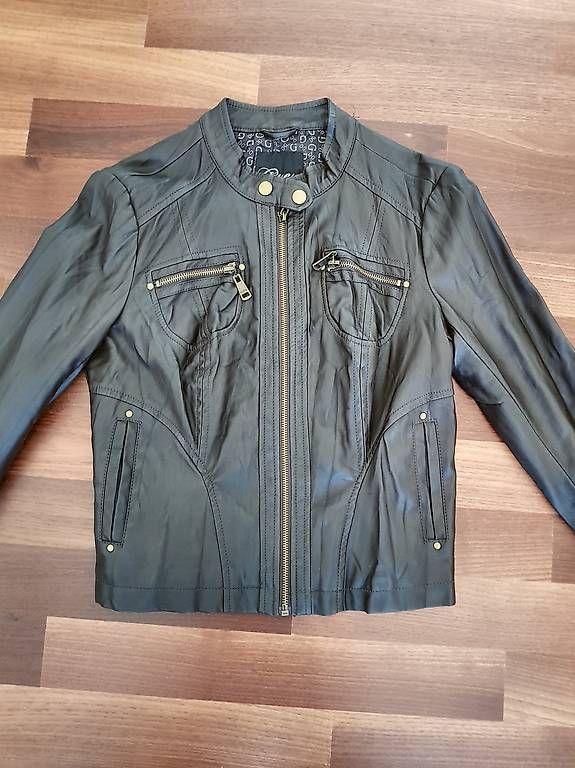 Guess Giacche: Neuwertige Guess Jacke – Usato da Feusisberg venduto da cts_55rn
