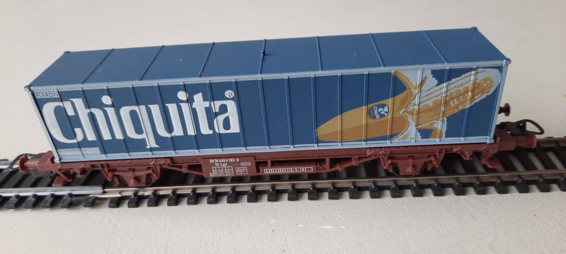 Lima Modelleisenbahnen: Lima H0 - Chiquita Containerwagen – Gebraucht aus Amriswil von
