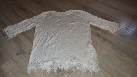 Weisses Orsay Shirt Gr. 36 mit Spitze frühlinghaft