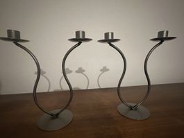 Ensemble de 2 bougeoirs design en métal argenté, chic!