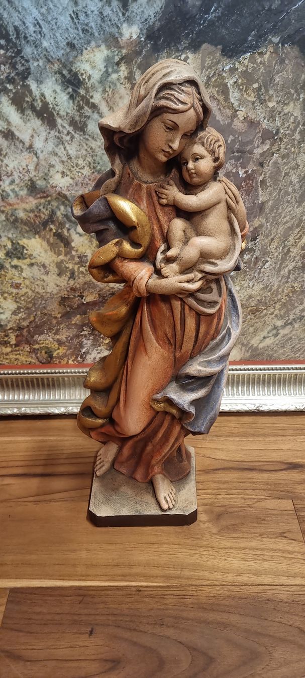 Statuette: Holzfigur Maria Kind Madonna geschnitzt  – Usato da Ganterschwil venduto da CHERRYCO-04