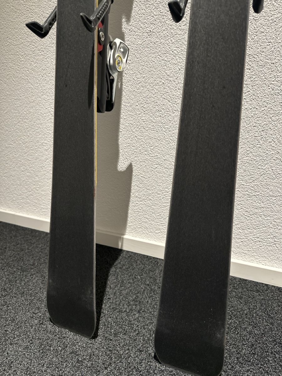 Atomic Sci: ATOMIC Ski 165cm – Usato da Uitikon Waldegg venduto da Mann 5