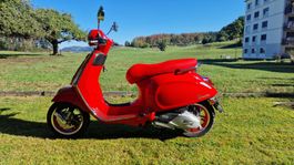 Vespa Primavera 125 RED E5+ – praktisch neu – nur 6 km