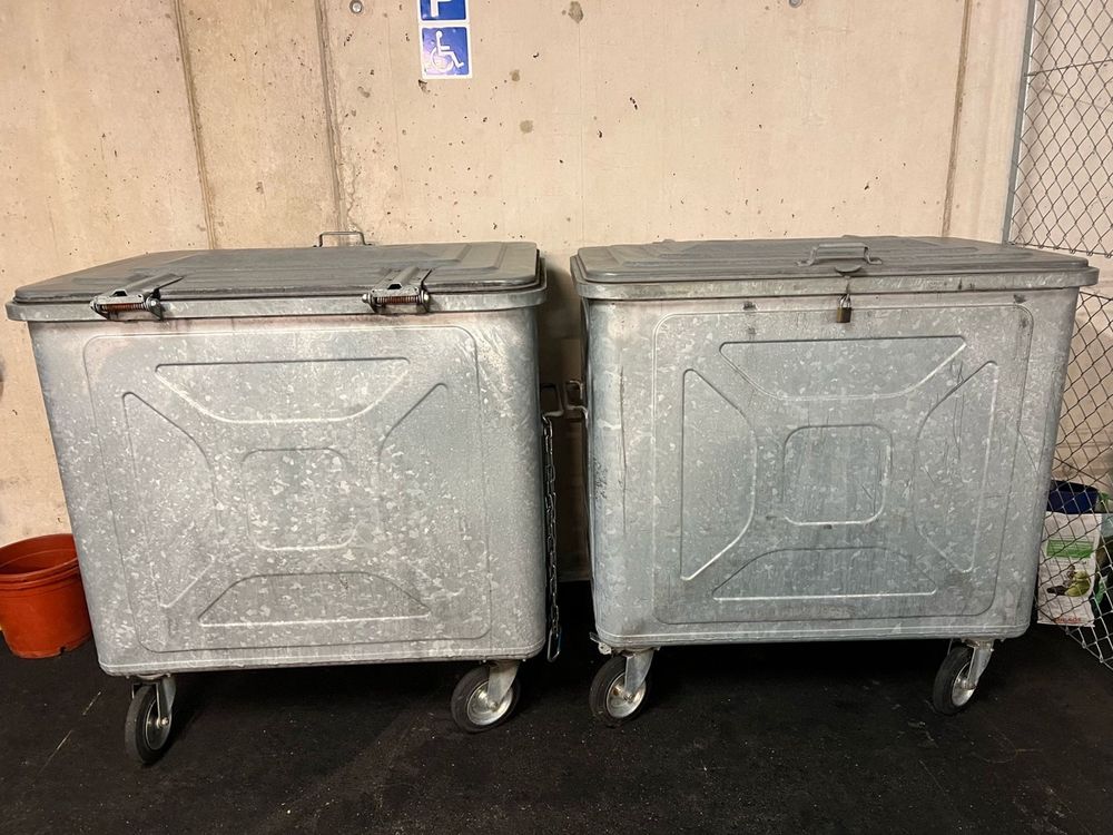 2 Stück robuste Metall-Abfallcontainer | Kaufen auf Ricardo