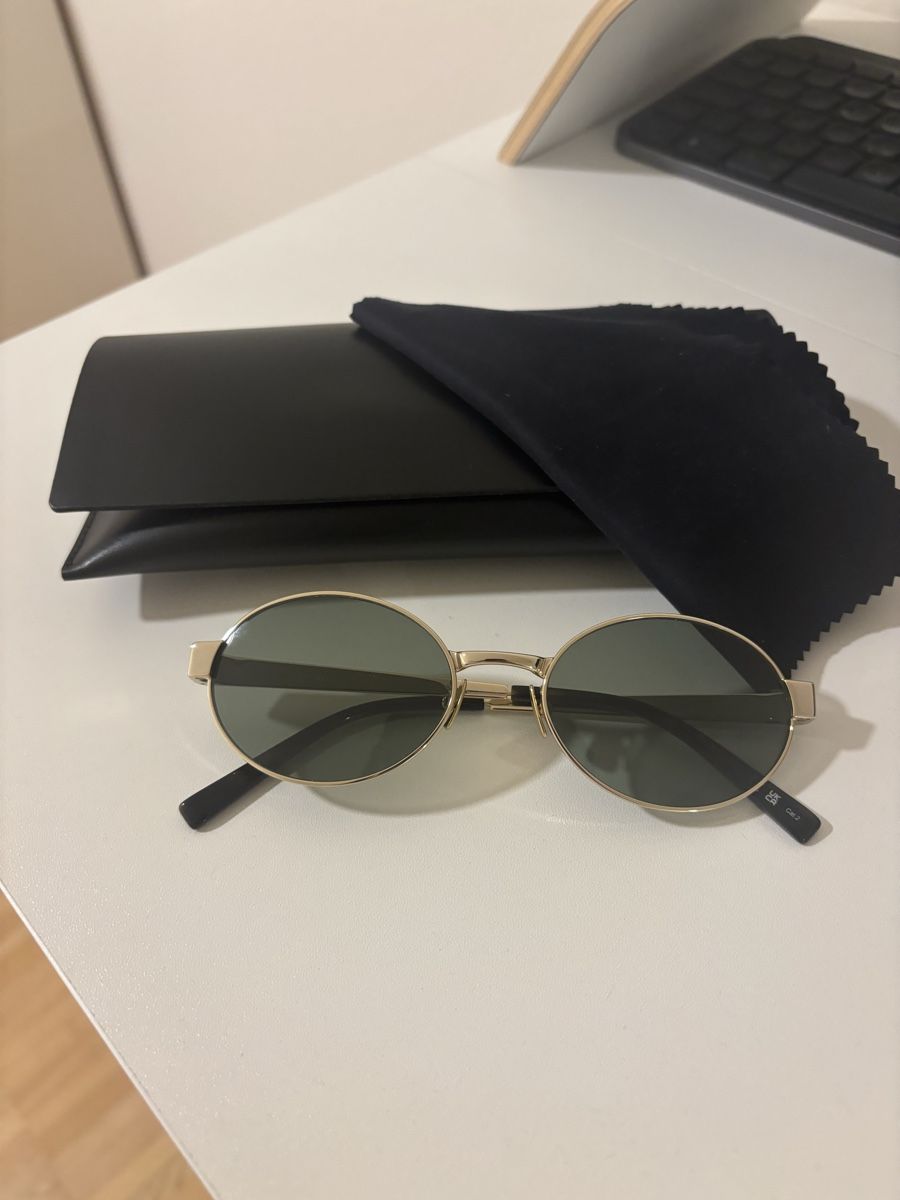 Saint Laurent Brillen & Gläser: Saint Laurent Sonnenbrille – Gebraucht aus Jona von mar_b5y2