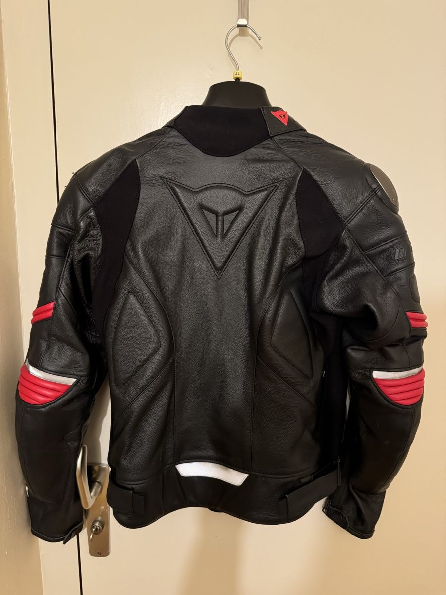 Giacche: Vendo giacca moto Dainese – Nuovo (secondo la descrizione) da Davesco-Soragno venduto da lar_n5p8 3