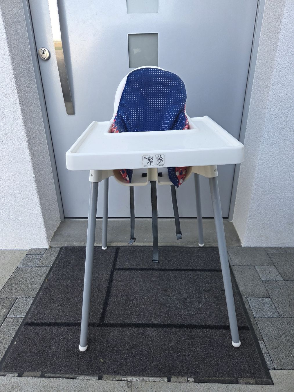 Ikea Seggioloni: IKEA Kinderhochstuhl mit Bezug – Usato da Roggwil BE venduto da PopArtStationBern