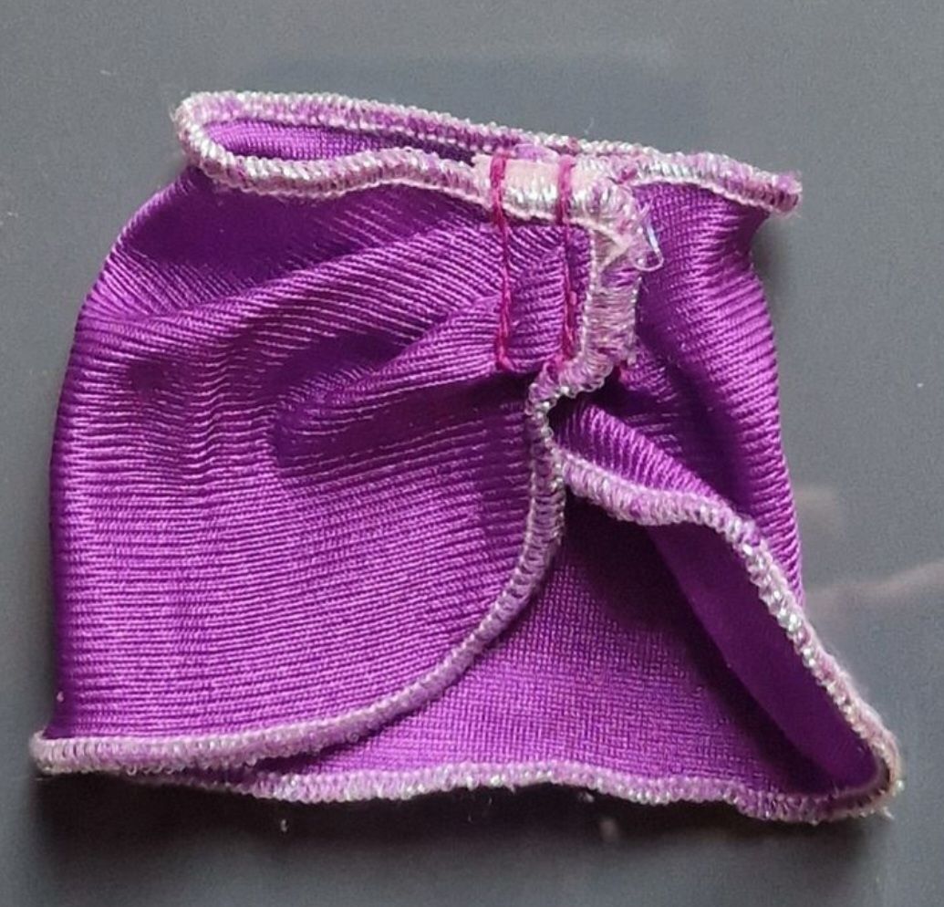 Bambole: jupe pour Barbie  – Usato da Couvet venduto da Pioune