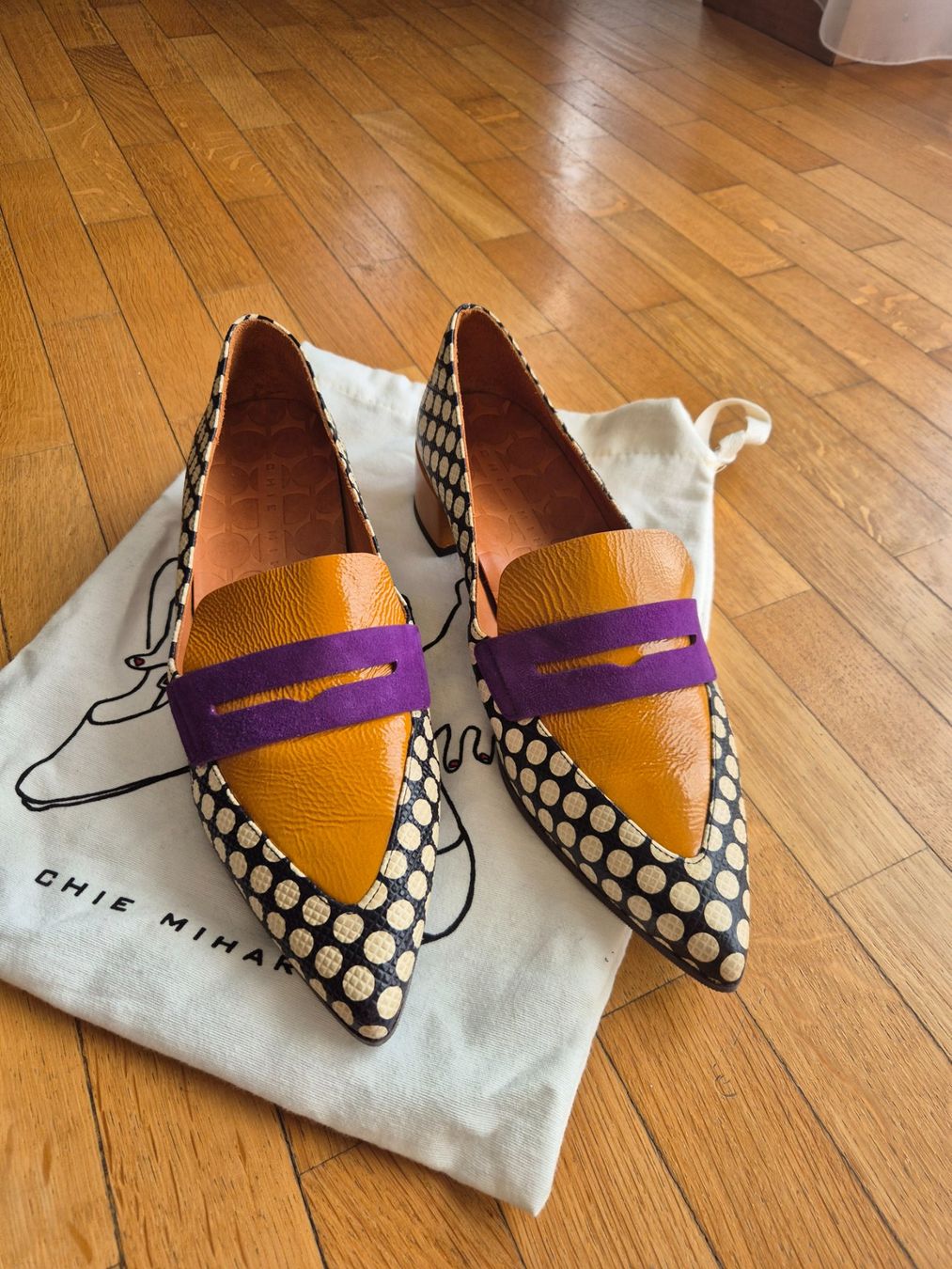Chie Mihara Scarpe da donna: Chie Mihara Damenschuhe – Nuovo (secondo la descrizione) da Hergiswil NW venduto da Adis_D