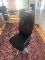 Bürostuhl schwarz Netzrücken höhenverstellbar Rollen gut ...