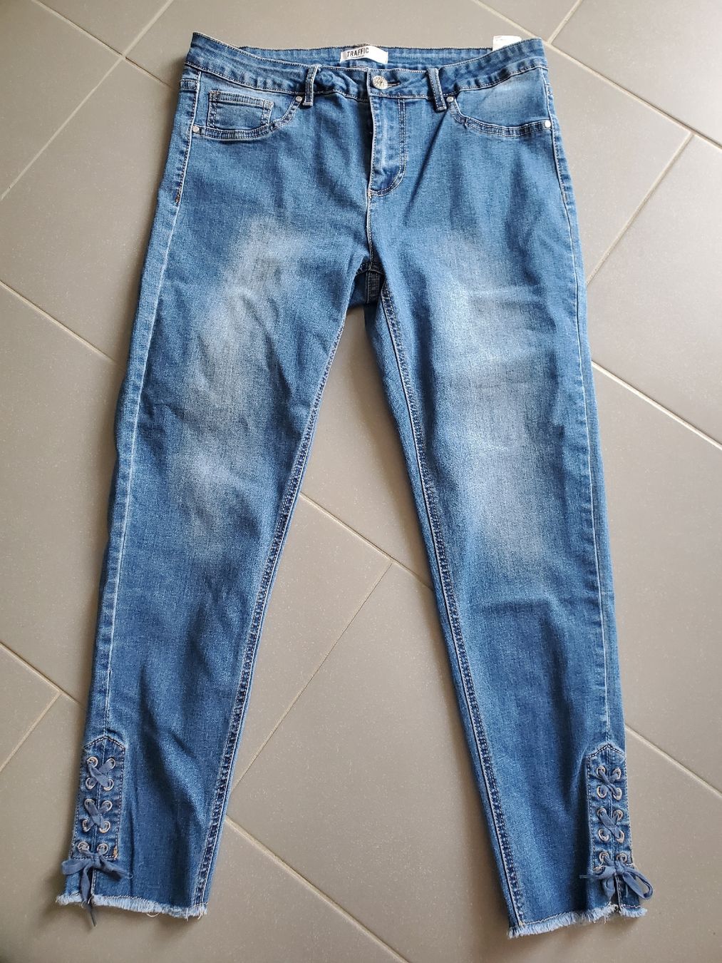 Jeans: pantalon Chicorée  – Nuovo (secondo la descrizione) da Montsevelier venduto da Sherlock007
