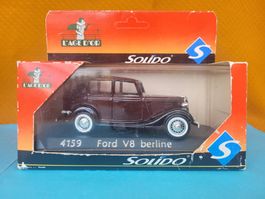Ford V8 berline 1:43 Solido