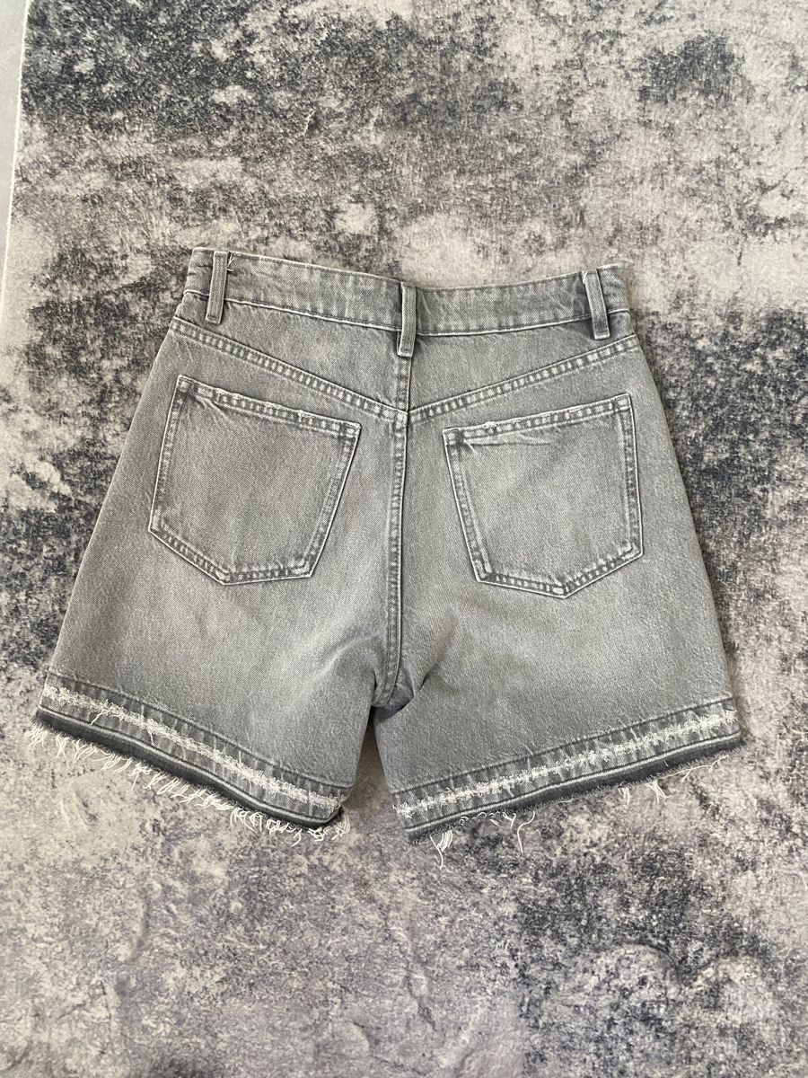 Zara Pantaloni: Shorts en jean Zara – Usato da Echallens venduto da 1961zap 2