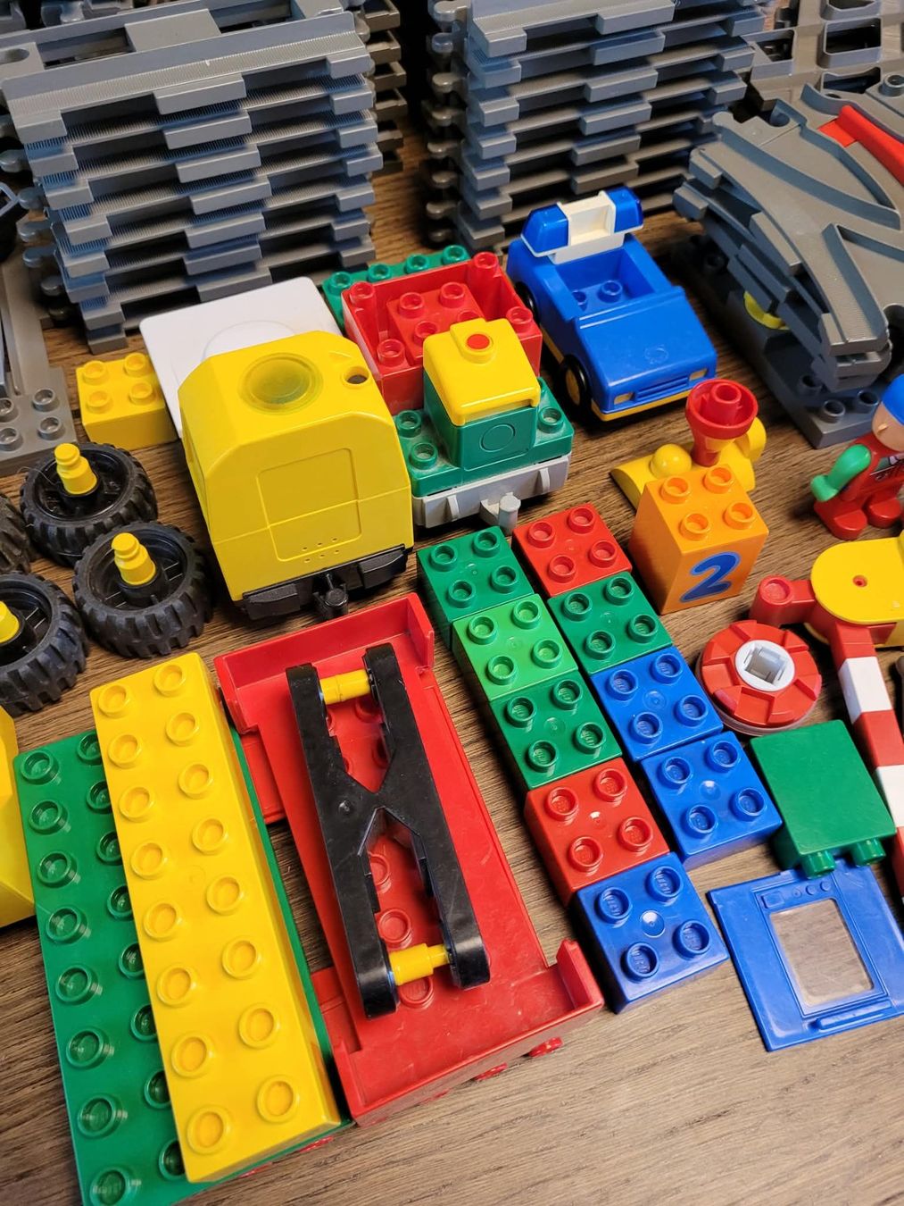 Lego Jouets: Riesiges LEGO DUPLO Eisenbahn Set – D'occasion à Sonceboz-Sombeval par ter_9rc5 5