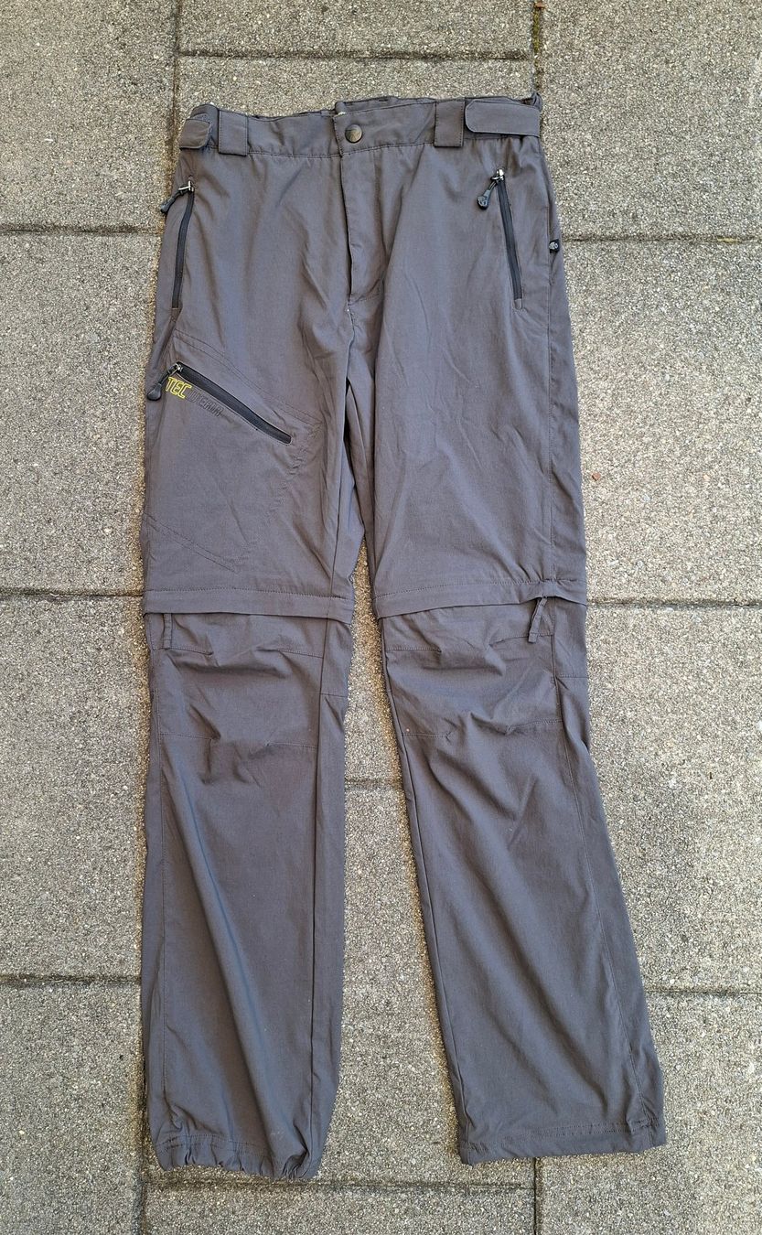 Pantaloni: Wanderhosen / Trekkinghosen – Usato da Küssnacht am Rigi venduto da AutoVilla