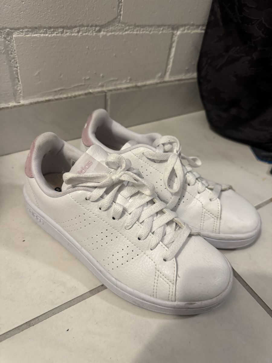 Chaussures femmes: Adidas Sneaker – D'occasion à Muhen par lia_8nby 1