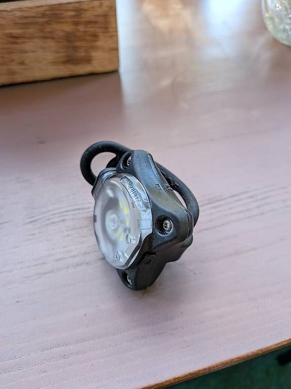 Lezyne Pezzi di ricambio: Velo Lampe Lezyne Zecto Drive 250+ – Usato da Bern venduto da Buky