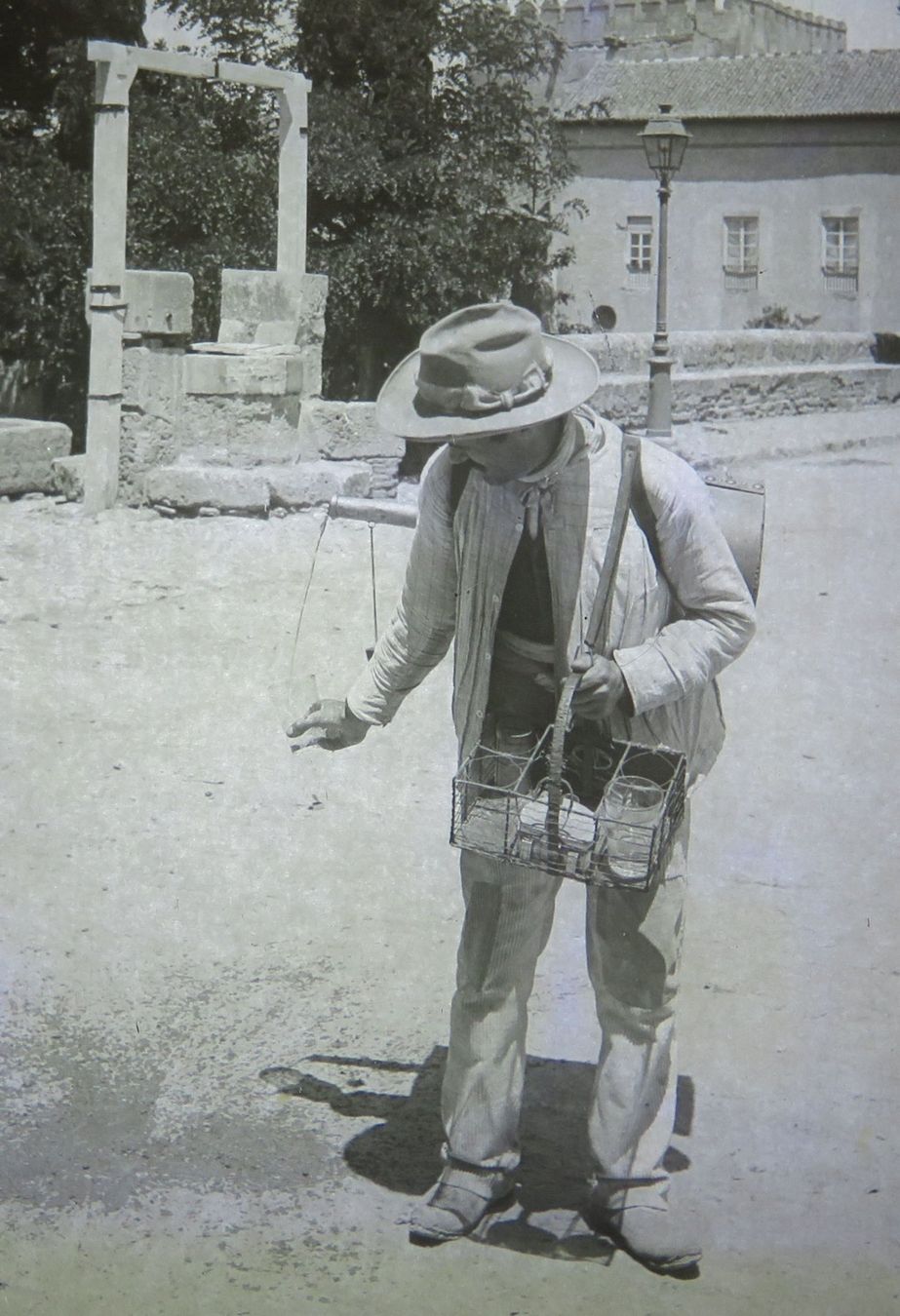 Foto & Immagini: Glasdia Spanien: Granada - Wasserverkäufer, um 1920 – Usato da Oberriet SG venduto da ganesh435 1