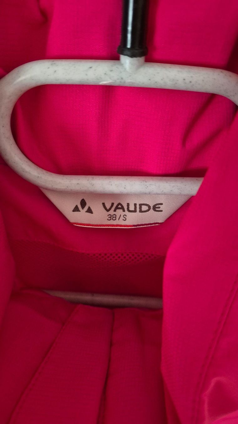 Vaude Jacken: Wanderjacke mit Kapuze Vaude Grösse 38 – Neu (gemäss Beschreibung) aus Kilchberg ZH von logn 2