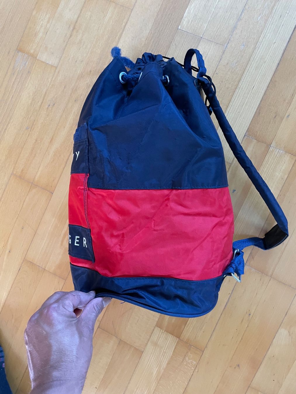Tommy Hilfiger Zaini: Vintage 90s Tommi Hilfiger Back Pack 25 L – Usato da Zürich venduto da le_souk 1