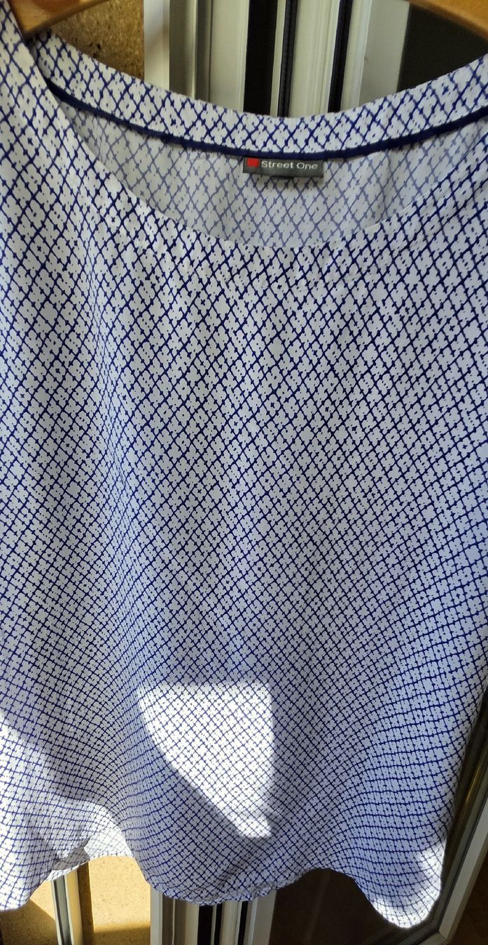 T-shirt: Chemise /Tshirt Blanc/bleu – Usato da Yverdon-les-Bains venduto da van_dq65 9