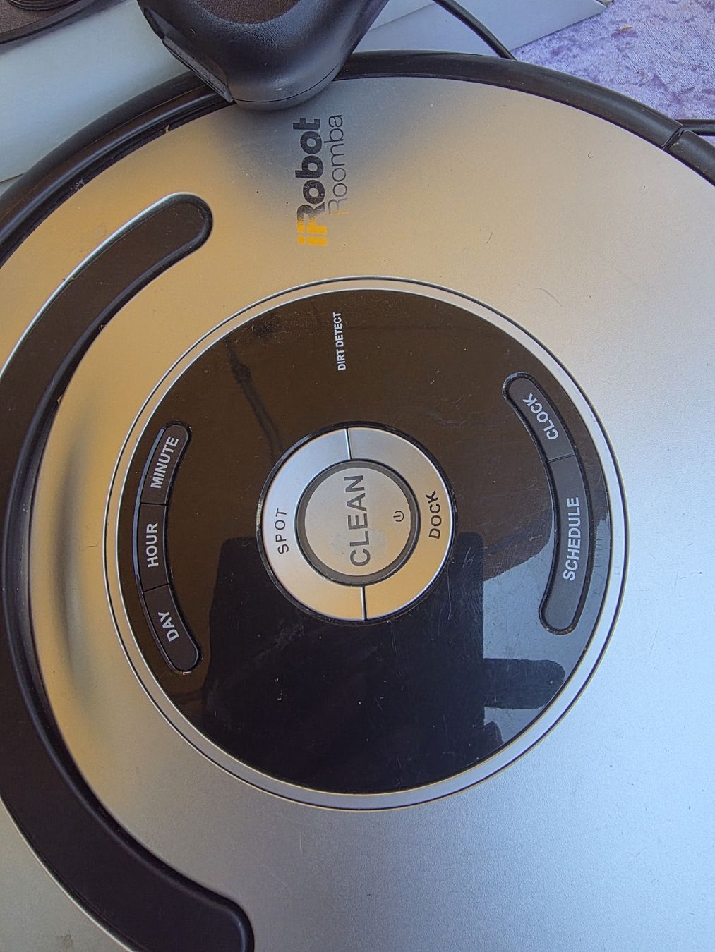 Irobot Aspirapolveri & Accessori: iRobot Roomba 555 Saugroboter mit Ladestation gebraucht – Usato da Kriens venduto da Clevero 1