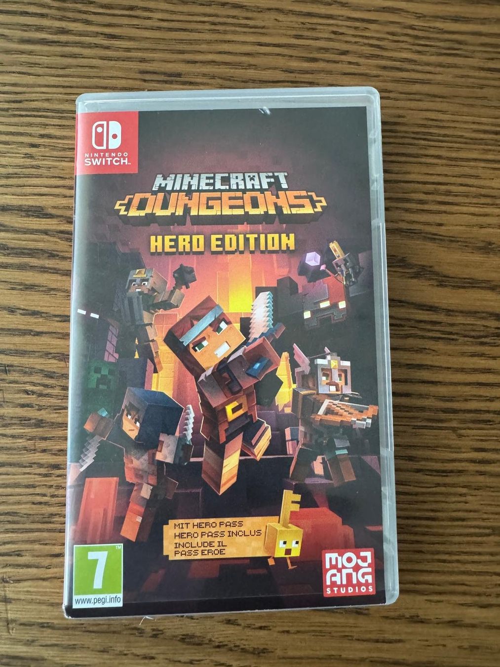 Nintendo Spiele: Nintendo Switch - Minecraft Dungeons Hero Edition – Gebraucht aus Sempach von sta_p662