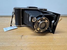 Vintage Kodak Junior Six-20 Balgenkamera mit Originaltasche