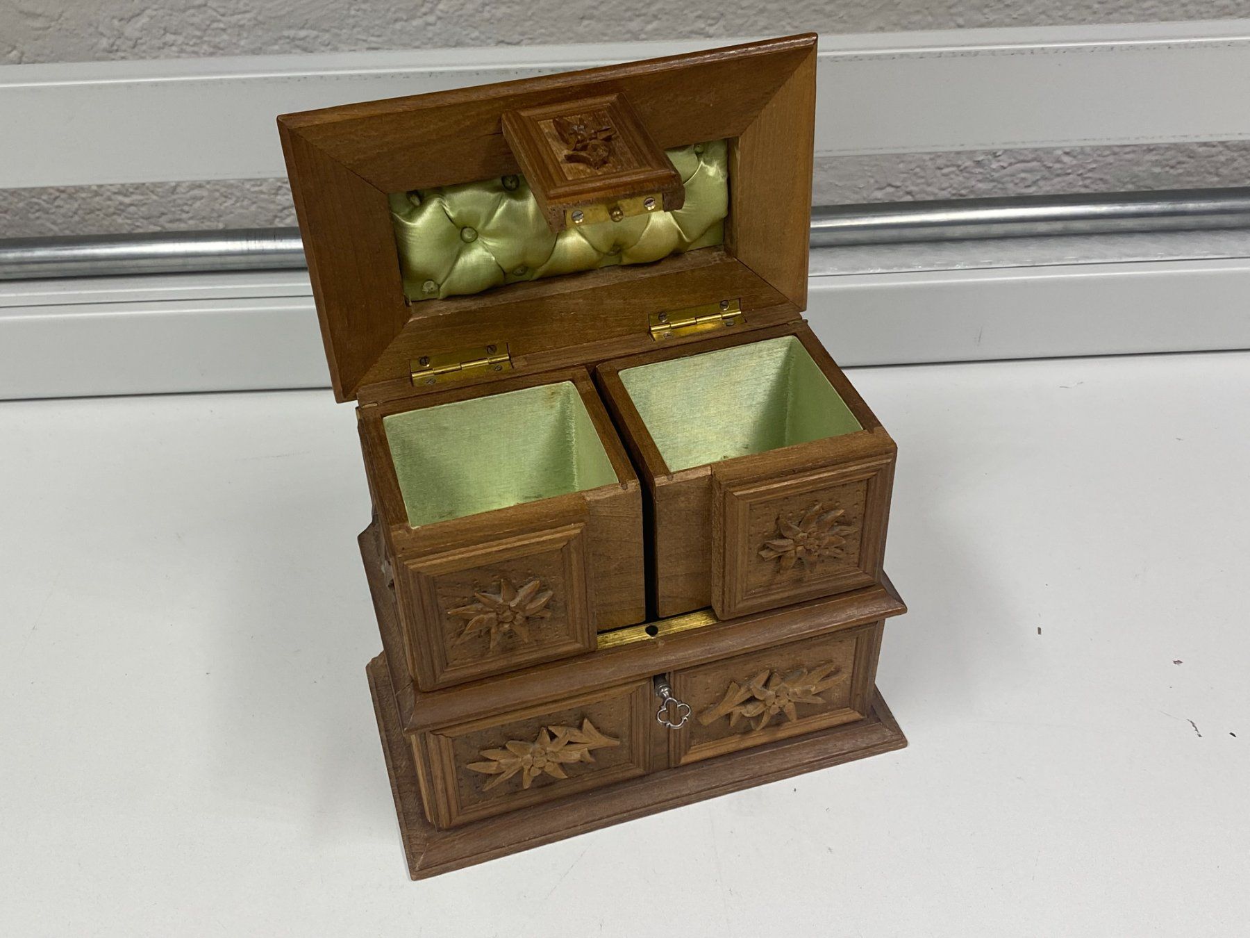 Schmuckkästen: Holz-Schmuck-Box /i407 – Gebraucht aus Bern von JMsoehne1987 1