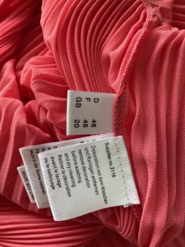 Madeleine Vestiti: Wunderschönes Plisseekleid Madeleine/Elégance Gr. 46 – Nuovo (secondo la descrizione) da Füllinsdorf venduto da Sunnebliemli7 7
