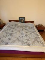 Doppelbett für Schlafzimmer