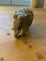Speckstein Skulptur eines Mutter Elefanten mit Baby im Inner