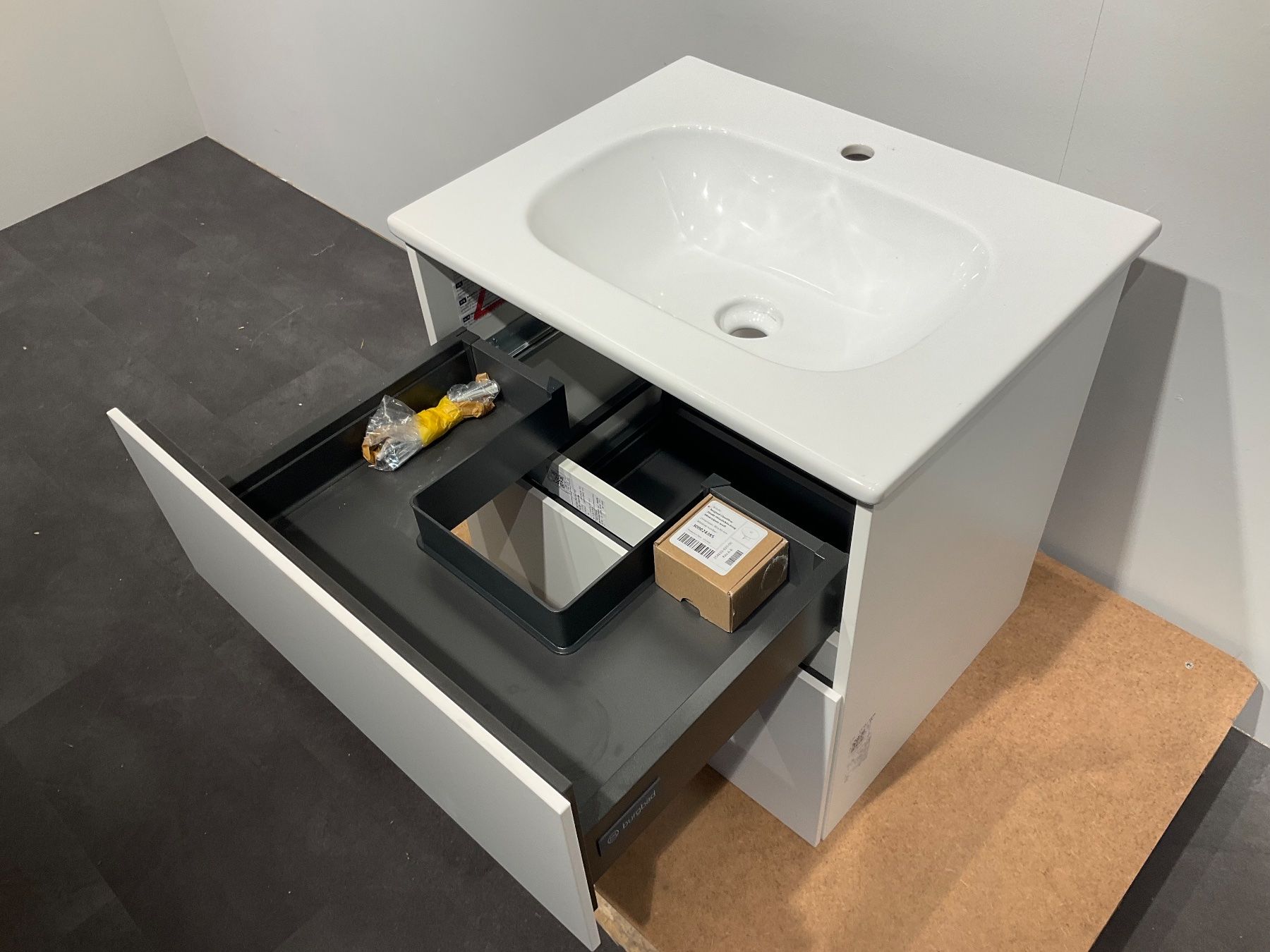 Badezimmermöbel: 083 Burgbad Badmöbel, weiss, 63cm – Neu (gemäss Beschreibung) aus Derendingen von Meisterstuecke 2
