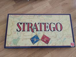 STRATEGO Brettspiel guter Zustand