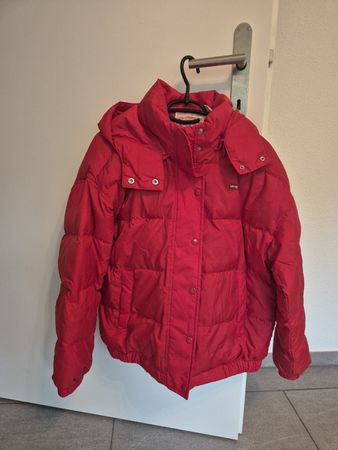 Rote Levi's Winterjacke, Grösse S - 