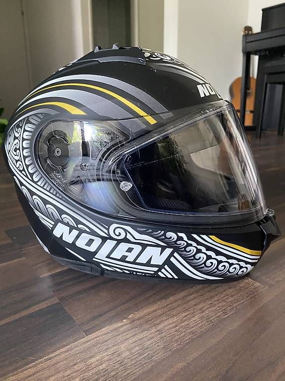 Caschi & visiere: Motorradhelm Marke NOLAN – Usato da Sursee venduto da carole_eltschinger