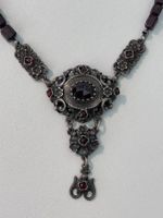 Granat-Collier
