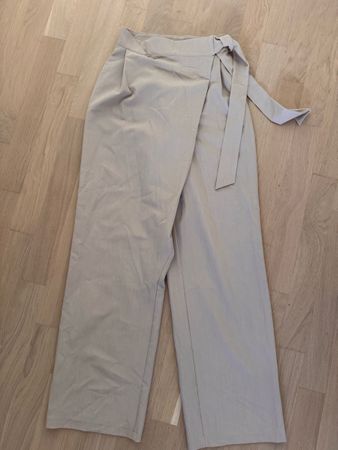 Lichi wrap pants beige size xs