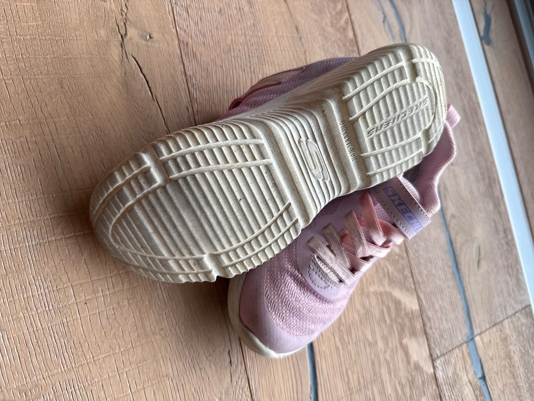 Skechers Scarpe per ragazze: Scrchers Gr. 33 – Usato da Himmelried venduto da Dievole 1